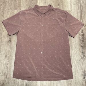 Vuori Woven Bridge Short Sleeve Button Down Performance Shirt Brick Red XL